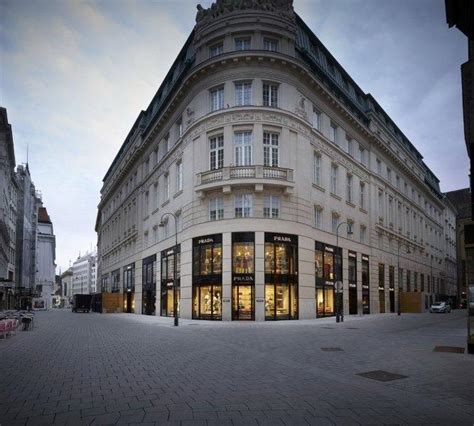 Prada Opens in Vienna .